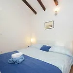 Vila Separovic *